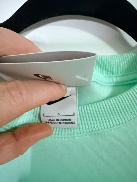 Nike Minty Green Crewneck Sweatshirt with White Swoosh. Baggy Over Sized fit - Picture 4 of 5